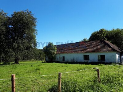 Prodej stavebního pozemku s částí usedlosti v klidné  lokalitě, osada Bělá, Malonty