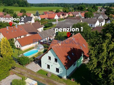 Prodej zaběhlého penzionu a RD 5+1, pozemek 2 453 m2, Žíteč - Chlum u Třeboně