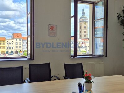 Pronájem komerčních prostor s krásným výhledem, 161 m2, nám. Přemysla Otakara II., České Budějovice