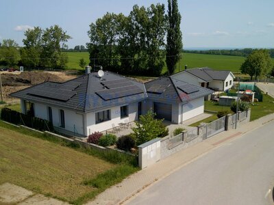 Pronájem rodinného domu 110 m2, pozemek 727 m2, v klidné lokalitě na okraji města Lišov