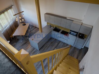 Prodej jediněčného mezonotového apartmánu, 124m2, 2 koupelny, terasy a WC, Lipno nad Vltavou.