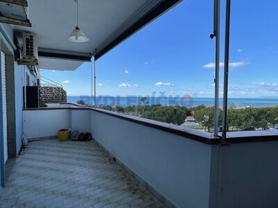 Prodej bytu 3KK s výhledem na moře, 200m od pláže, město Scalea